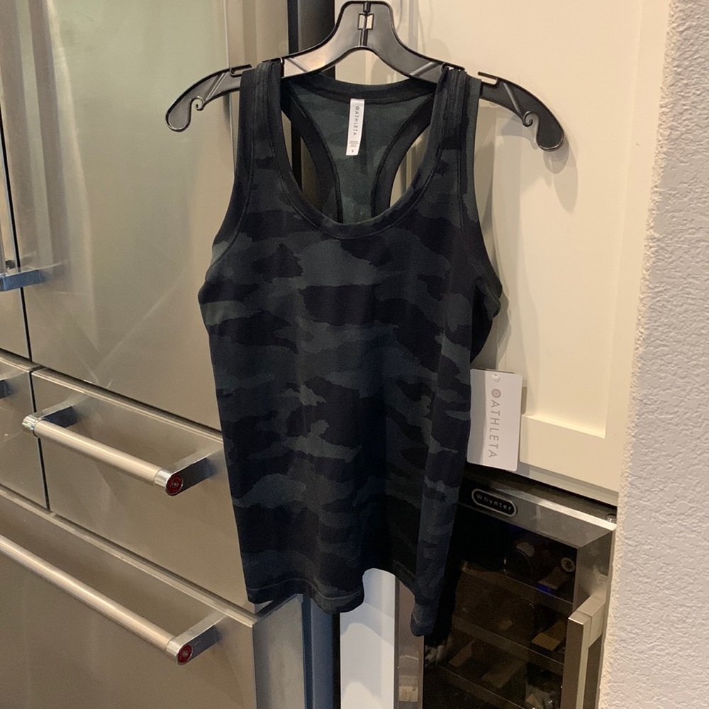 Athleta Momentum Camouflage Tank